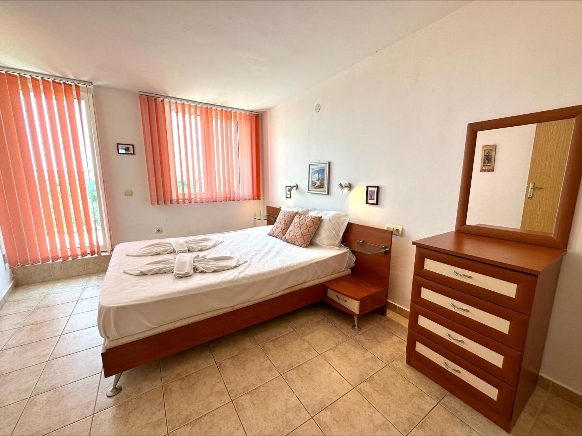 Julia Family - Menada Apartments Солнечный берег Экстерьер фото