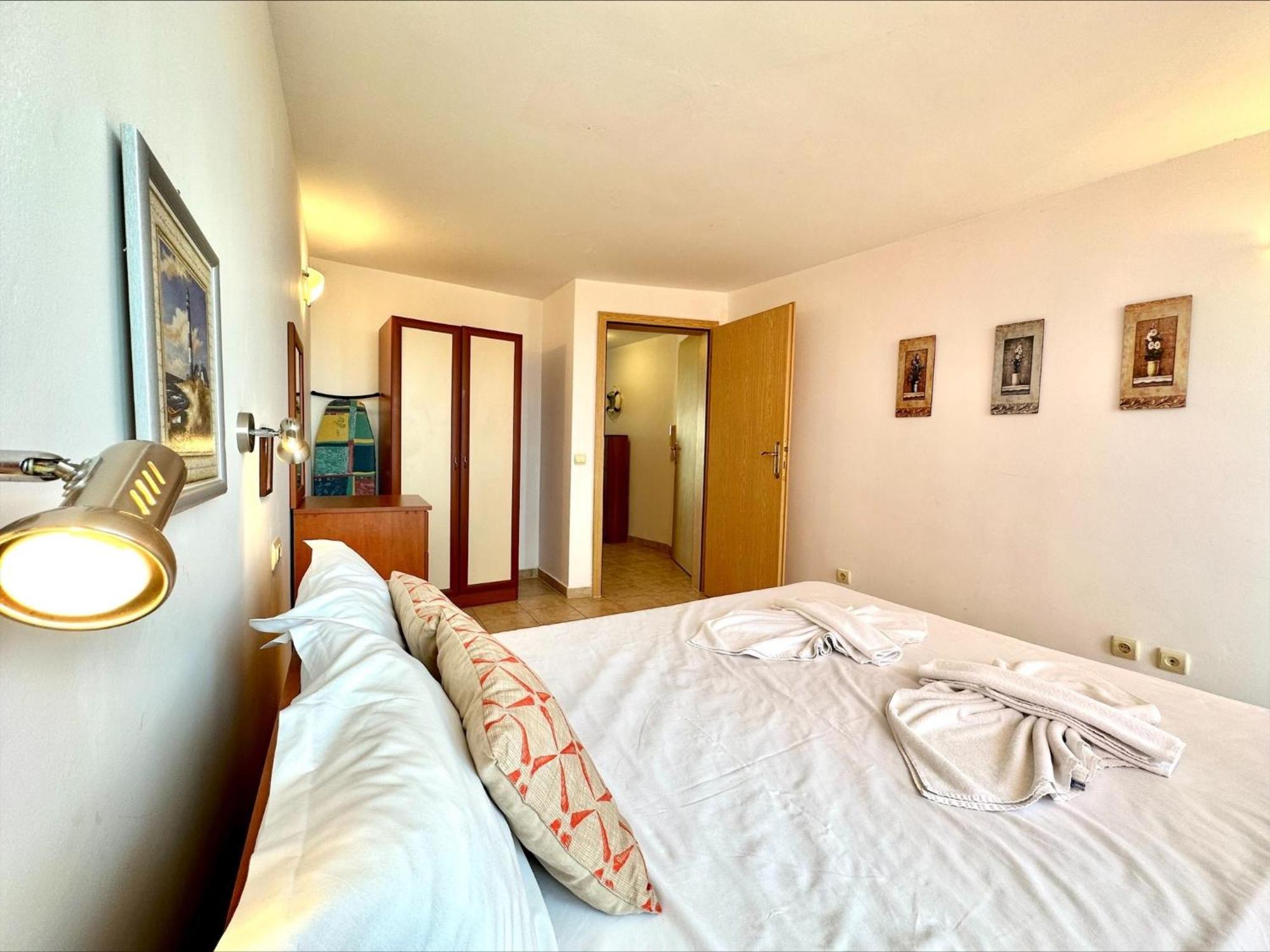 Julia Family - Menada Apartments Солнечный берег Экстерьер фото